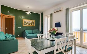 Roomy And Bright Apartment With Balconies X6